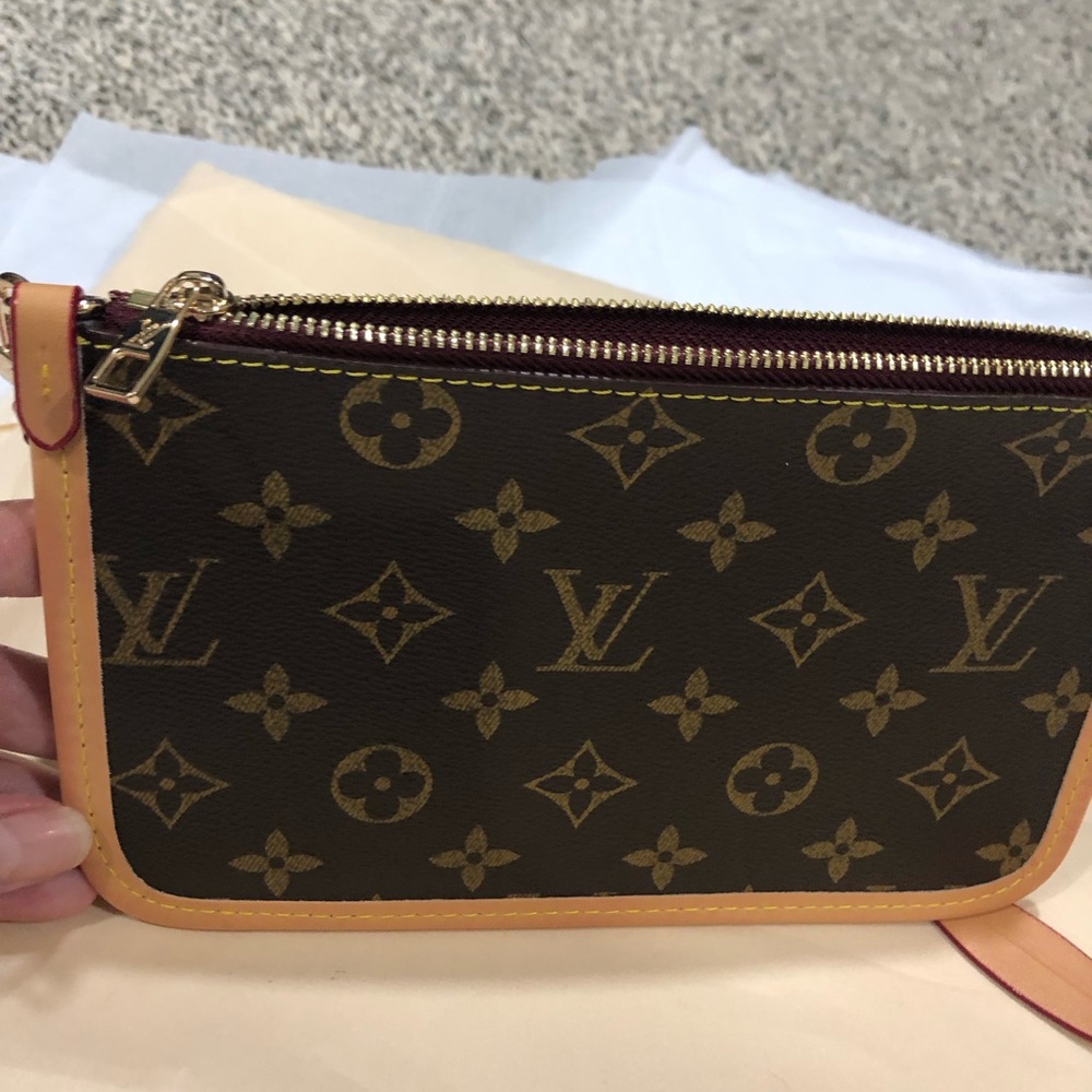 Fashion LV Monogram Zip Wristlet in Brown with Tan Trim - Picture 6 of 6